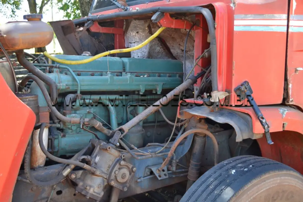 LOTE 011 - CAMINHÃO TRAÇÃO, SCANIA/T112 MA 4X2, Placa: KBP2930, UF: MS; Ano: 1982; Cor: Vermelha, RENAVAM: 113872739; Chassi: 9BSTM4X2Z03213065; Motor: 3029934.