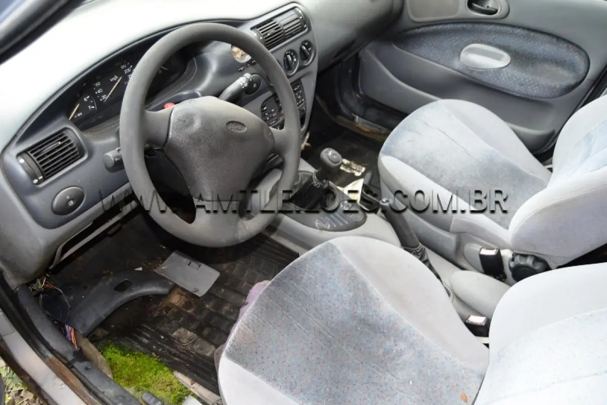 LOTE 003 - SUCATA - FORD /ESCORT GLX16VF /Ano  modelo: 1997 / Cor: PRATA
