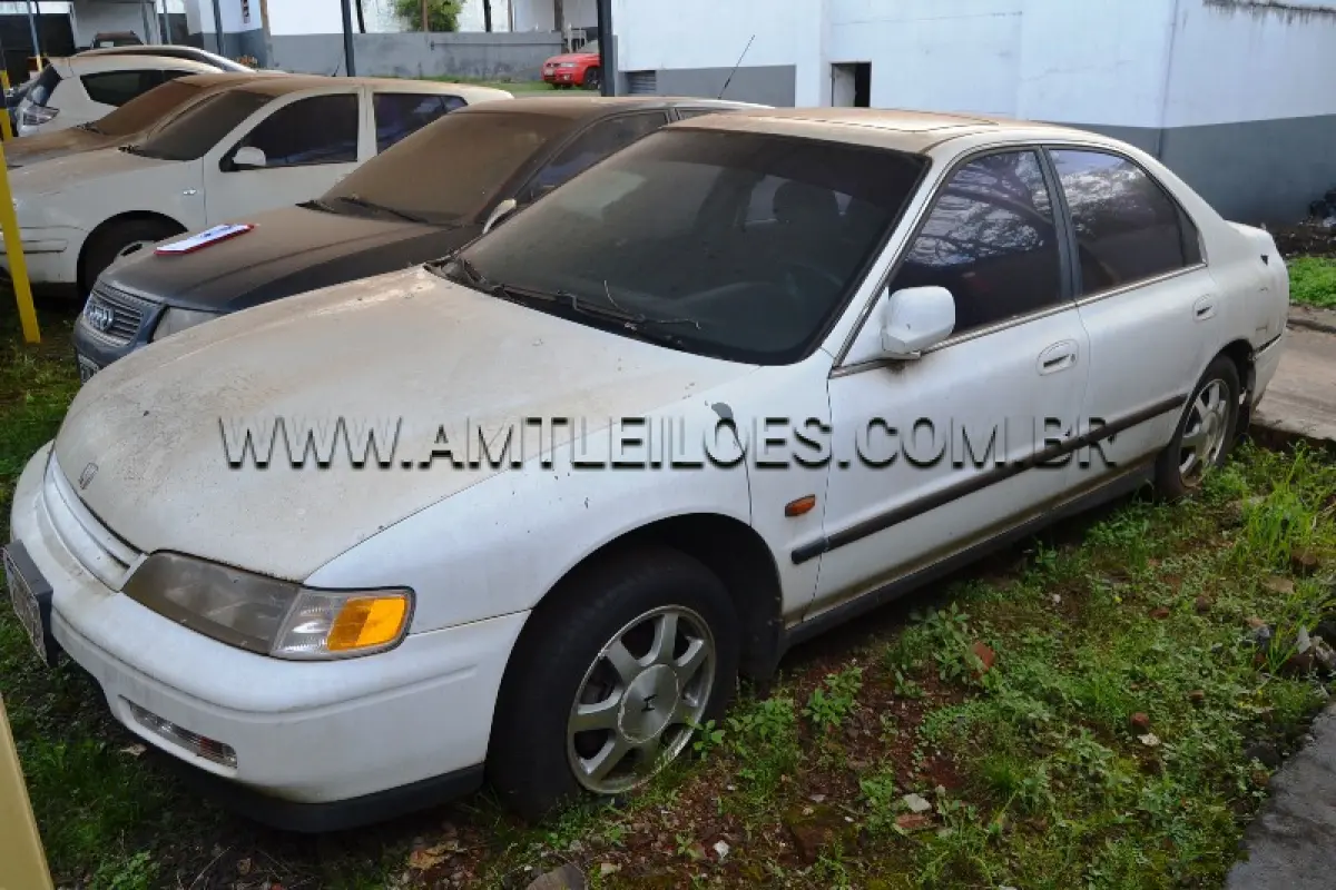 LOTE 007 - SUCATA - HONDA/ACCORD SEDÃ, Placa: ACJ228, UF: PARAGUAY Ano: 1994/ Cor: Branca, Chassi: JHMCD56200C000823.