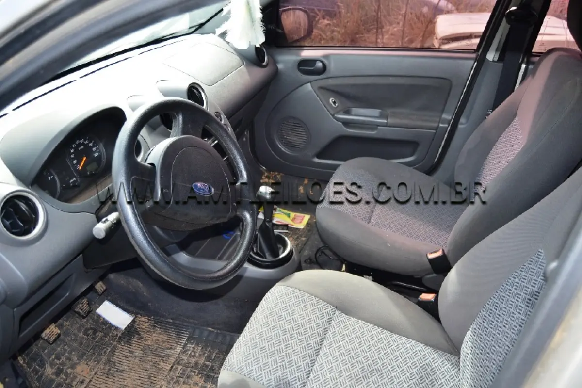 LOTE 010 - FORD/FIESTA SEDAN FLEX, Placa: INP7E74, UF: RS; Ano/Mod: 2006; Cor: Prata, RENAVAM: 908840829; Chassi: 9BFZF20A478034969; Motor: SMJA78034969.