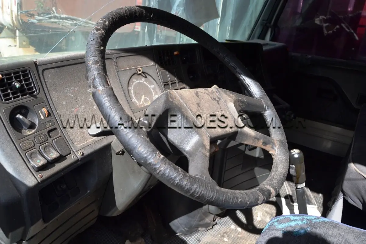 LOTE 004 - CAMINHÃO TRATOR, Marca/Modelo; SCANIA/T113 H 4X2 360, Placa: LXB1866, UF: MS; Ano/Mod: 1995; Cor: Branca, RENAVAM: 636482928; Chassi: 9BSTH4X2ZS2215032; Motor: 3172690.