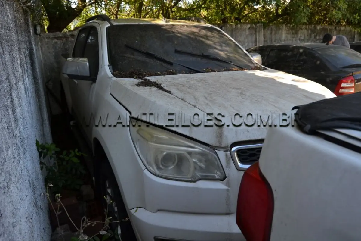 LOTE 015 - AUTOMÓVEL ESPECIAL; CHEVROLET/S10 LTZ DD2, Placa: NRU3055, UF: MS; Ano: 2012 ; Cor: Branca, RENAVAM: 477299458; Chassi: 9BG148LH0DC424507; Motor: V1A084953.