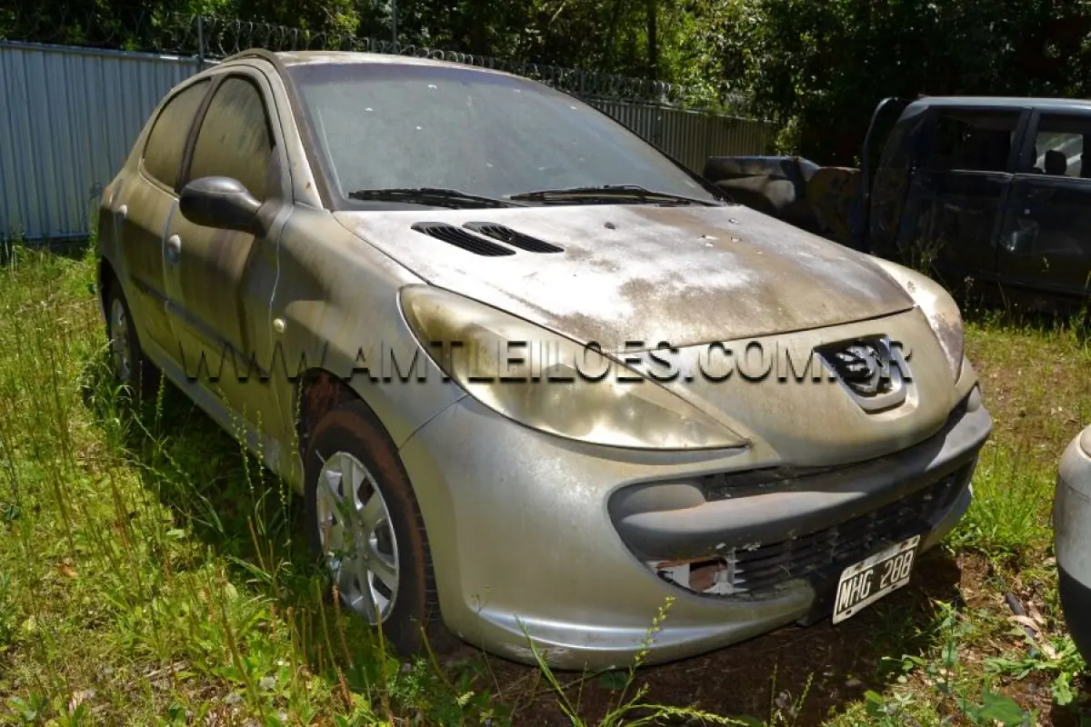 LOTE 006 - SUCATA - PEUGEOT / 207, Placa: MHG288, UF: ARGENTINA, Ano: / Cor: Prata, Chassi: 8AD2MKFWMDG073091