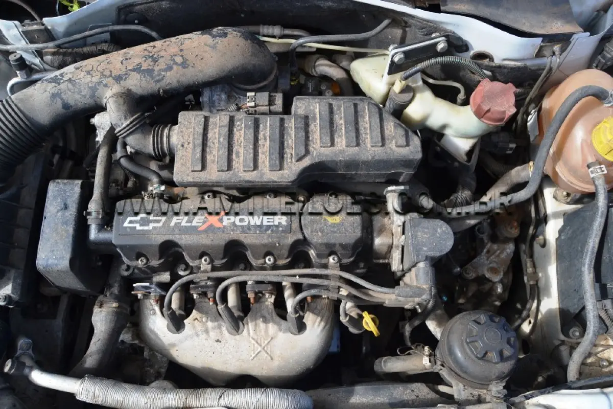 LOTE 011 - GM/CORSA SEDAN MAXX, Placa: IMU3584, UF: RS; Ano/Mod: 2005; Cor: Branca, RENAVAM: 869835963; Chassi: 9BGXH19G06B149649; Motor: G50007896