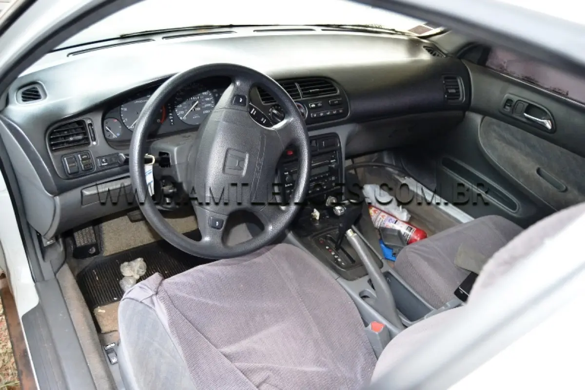 LOTE 001 - SUCATA: ESPÉCIE: AUTOMÓVEL, HONDA ACCORD SEDÃ EX COM EMPLACAMENTO DO EXTERIOR PARAGUAI/ Placa: ACJ228 / Ano: 1994