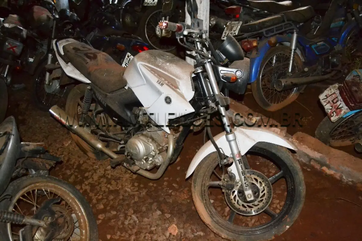 LOTE 009 - YAMAHA/YBR125 FACTOR ED, Placa: IUF5844, UF: RS; Ano/Mod: 2013; Cor: Branca, RENAVAM: 531900703; Chassi: 9C6KE1940E0000914; Motor: E3L4E-000917.