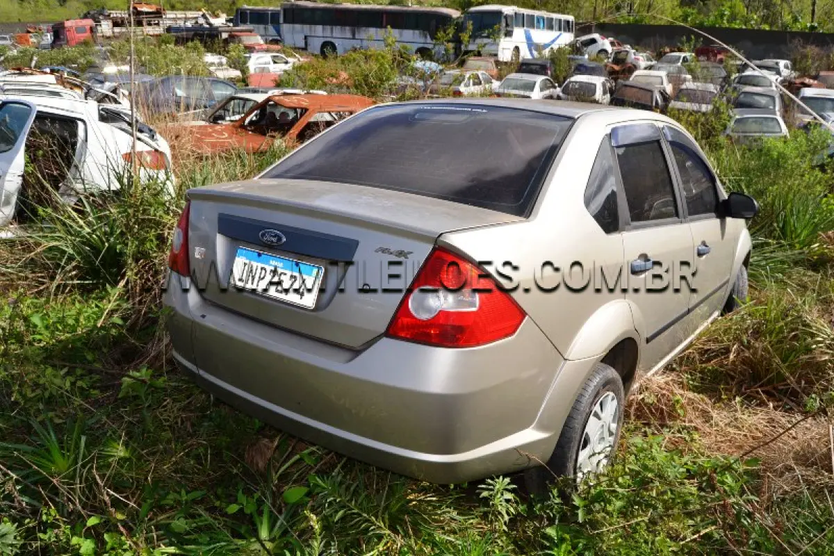 LOTE 010 - FORD/FIESTA SEDAN FLEX, Placa: INP7E74, UF: RS; Ano/Mod: 2006; Cor: Prata, RENAVAM: 908840829; Chassi: 9BFZF20A478034969; Motor: SMJA78034969.