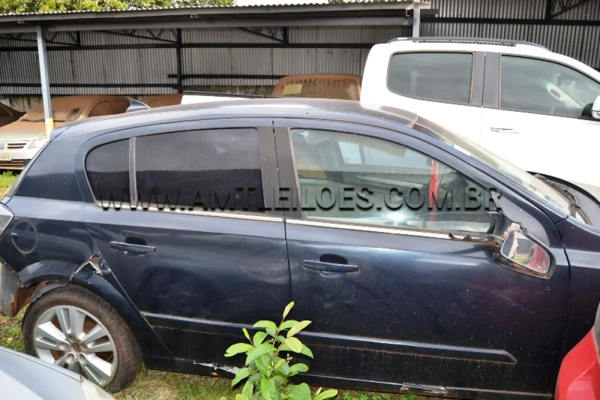 LOTE 005 - SUCATA - GM/VECTRA 2.0 GLS, Placa: IHZ496, UF:  ARGENTINA, Cor: Azul, Chassi: 9BGAL4840AB209125.