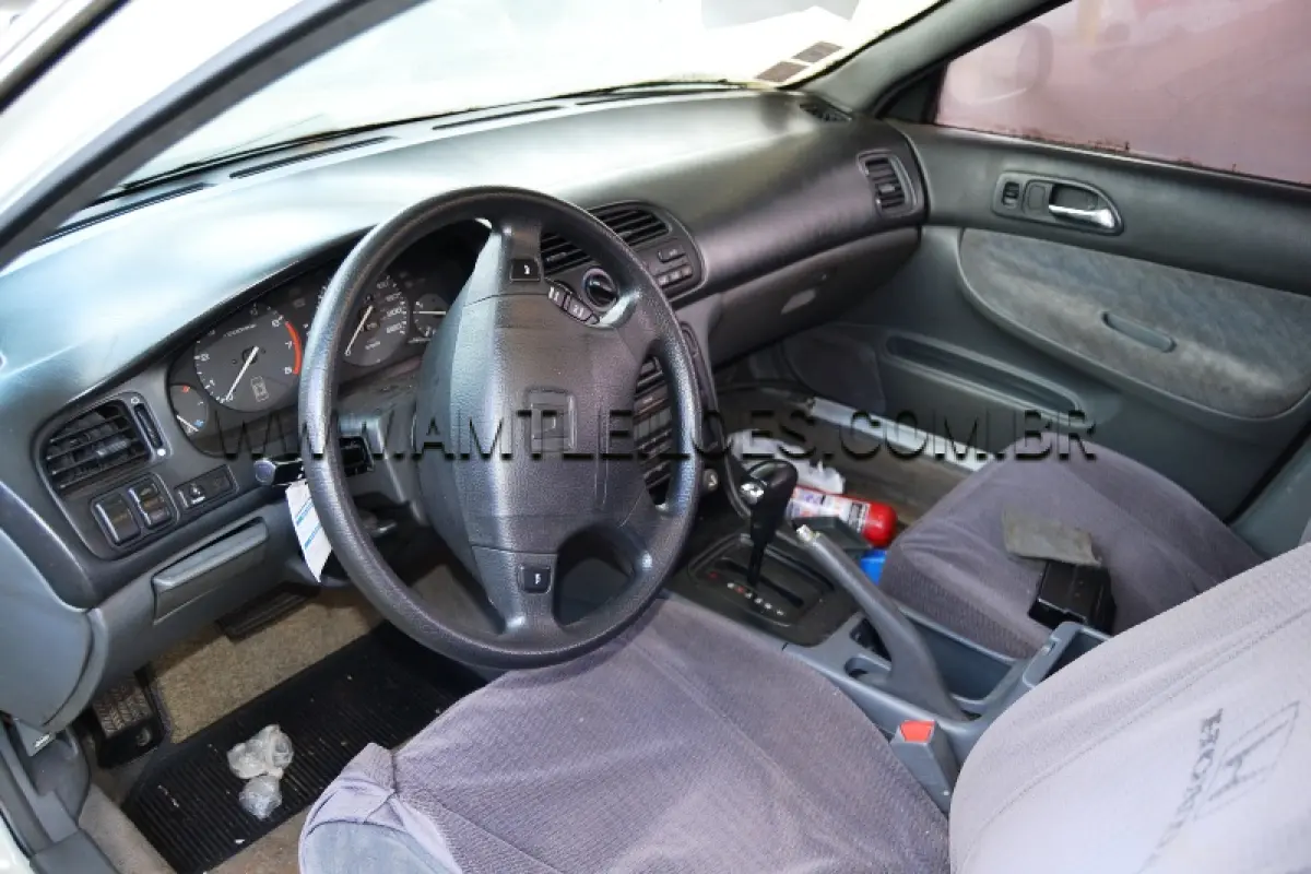 LOTE 007 - SUCATA - HONDA/ACCORD SEDÃ, Placa: ACJ228, UF: PARAGUAY Ano: 1994/ Cor: Branca, Chassi: JHMCD56200C000823.