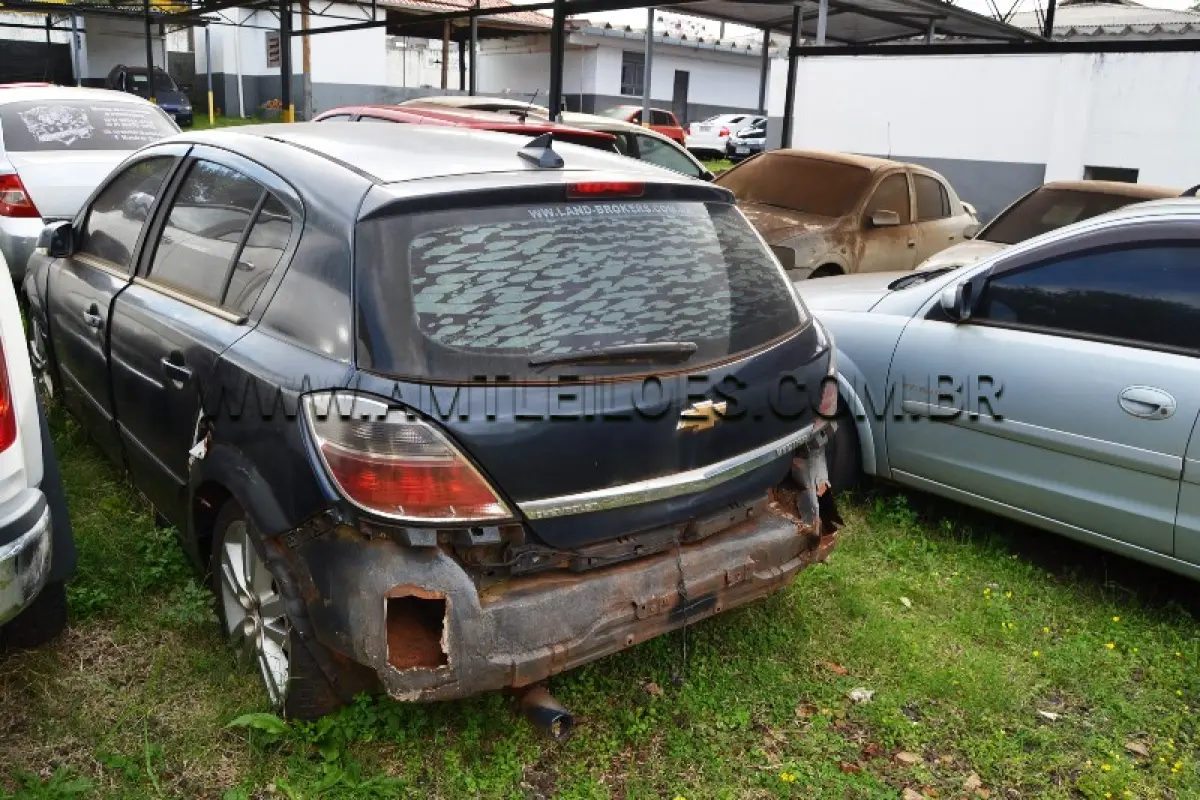 LOTE 005 - SUCATA - GM/VECTRA 2.0 GLS, Placa: IHZ496, UF:  ARGENTINA, Cor: Azul, Chassi: 9BGAL4840AB209125.