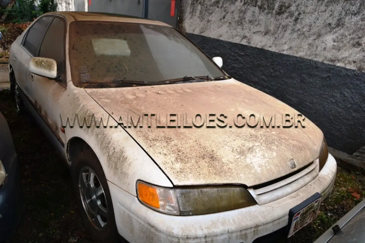 LOTE 001 - SUCATA: ESPÉCIE: AUTOMÓVEL, HONDA ACCORD SEDÃ EX COM EMPLACAMENTO DO EXTERIOR PARAGUAI/ Placa: ACJ228 / Ano: 1994