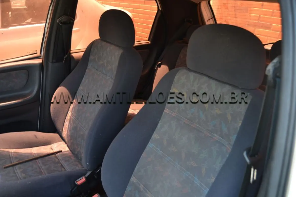 LOTE 013 - GM/CELTA 5 PORTAS SUPER, Placa: ILC 5610, UF: RS Ano: 2003; Cor: Branca, RENAVAM: 800926170 Chassi: 9BGRD48X03G174595/ Motor: 9E0052821.