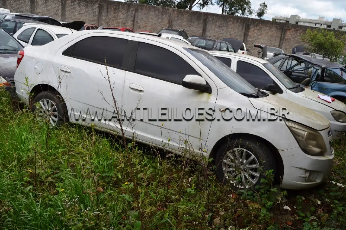 LOTE 002 - CHEVROLET/COBALT 1.4 LTZ, Placa: PGA7A66, UF: RS; Ano/Mod: 2012; Cor: Branca, RENAVAM: 470644079; Chassi: 9BGJC69X0CB315252; Motor: BK1034551.