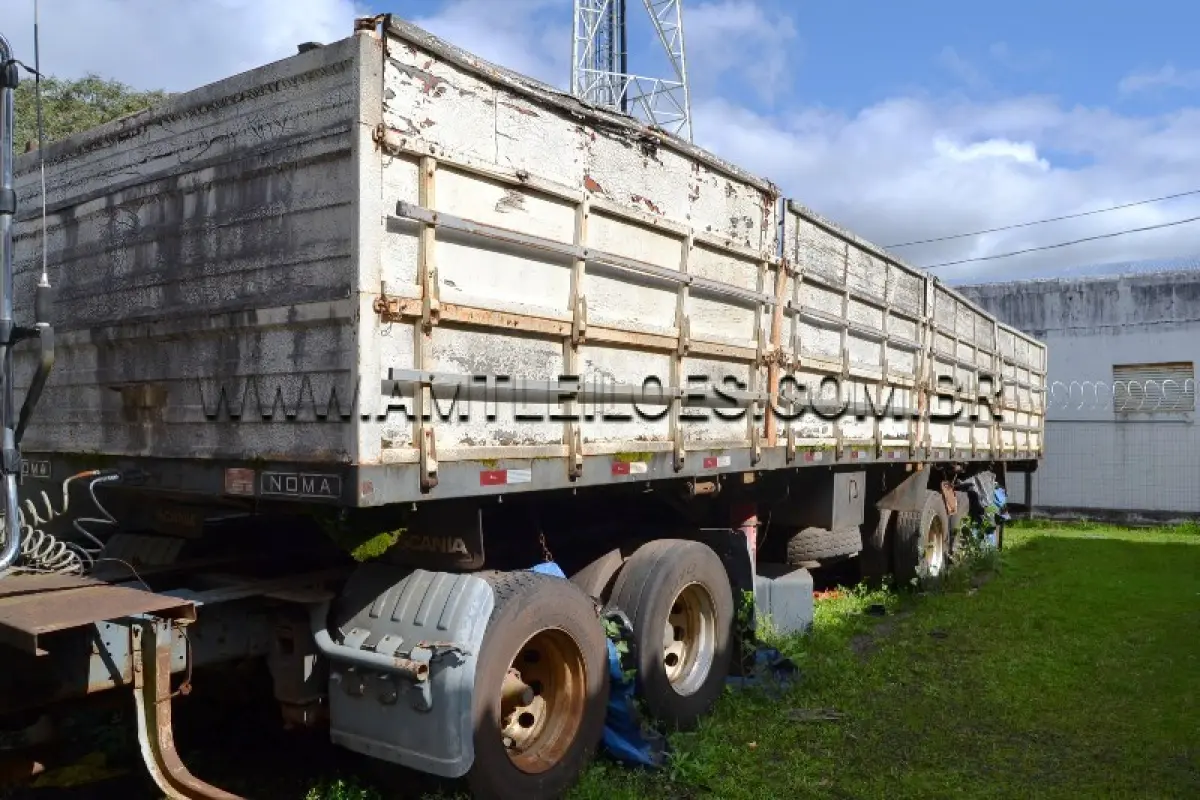 LOTE 005 - SEMI-REBOQUE, Marca/Modelo; SR/NOMA SR3E27 CG, Placa: HRV0467, UF: MS; Ano/Mod: 1999; Cor: Branca, RENAVAM: 720042330; Chassi: 9EP071330X1000659.