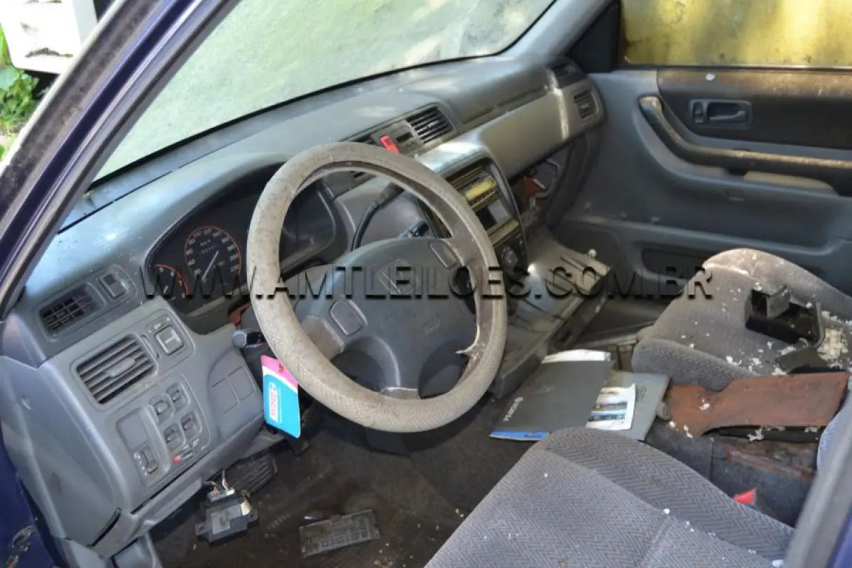 LOTE 018 - SUCATA - AUTOMÓVEL, HONDA / CR-V 2.4 EXL AT, Placa: ALA-757, UF: PARAGUAY; Ano/Mod.: 1998; Cor: Azul, Chassi: JHLRD1840WC219487.