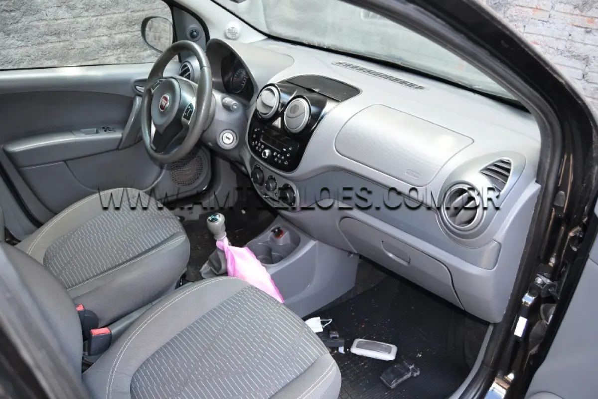 LOTE 021 - Espécie: PASSAGEIRO / Marca: I / Modelo: FIAT PALIO ATTRACT 1.4 / Placa: IUM5D81 / Ano fabricação: 2013 / Ano modelo: 2013 / Cor: PRETA / Chassi: 8AP196272D4027436 / Motor: 327A0111320269 / Renavam: 548088268