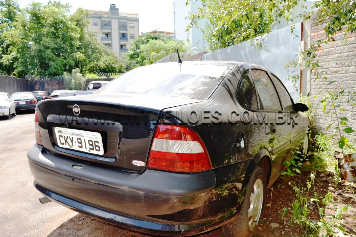 LOTE 020 - Espécie: PASSAGEIRO / Marca: GM / Modelo: VECTRA GLS / Placa: CKY9196 / Ano fabricação: 1999 / Ano modelo: 1999 / Cor: PRETA / Chassi: 9BGJK19H0XB547867 / Motor: JU0064237 / Renavam: 725581468