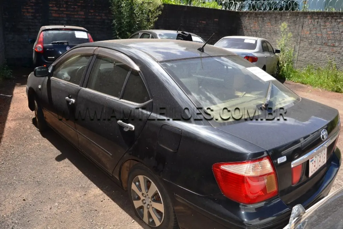 LOTE 022 - SUCATA: Espécie: AUTOMÓVEL: TOYOTA/COROLLA, modelo Premio X, possivelmente ano/modelo 2004/2004, cor preta, placa paraguaia CBJ513, Chassi: ZZT240-0049689, Nº do Motor: 1ZZ-A054162.