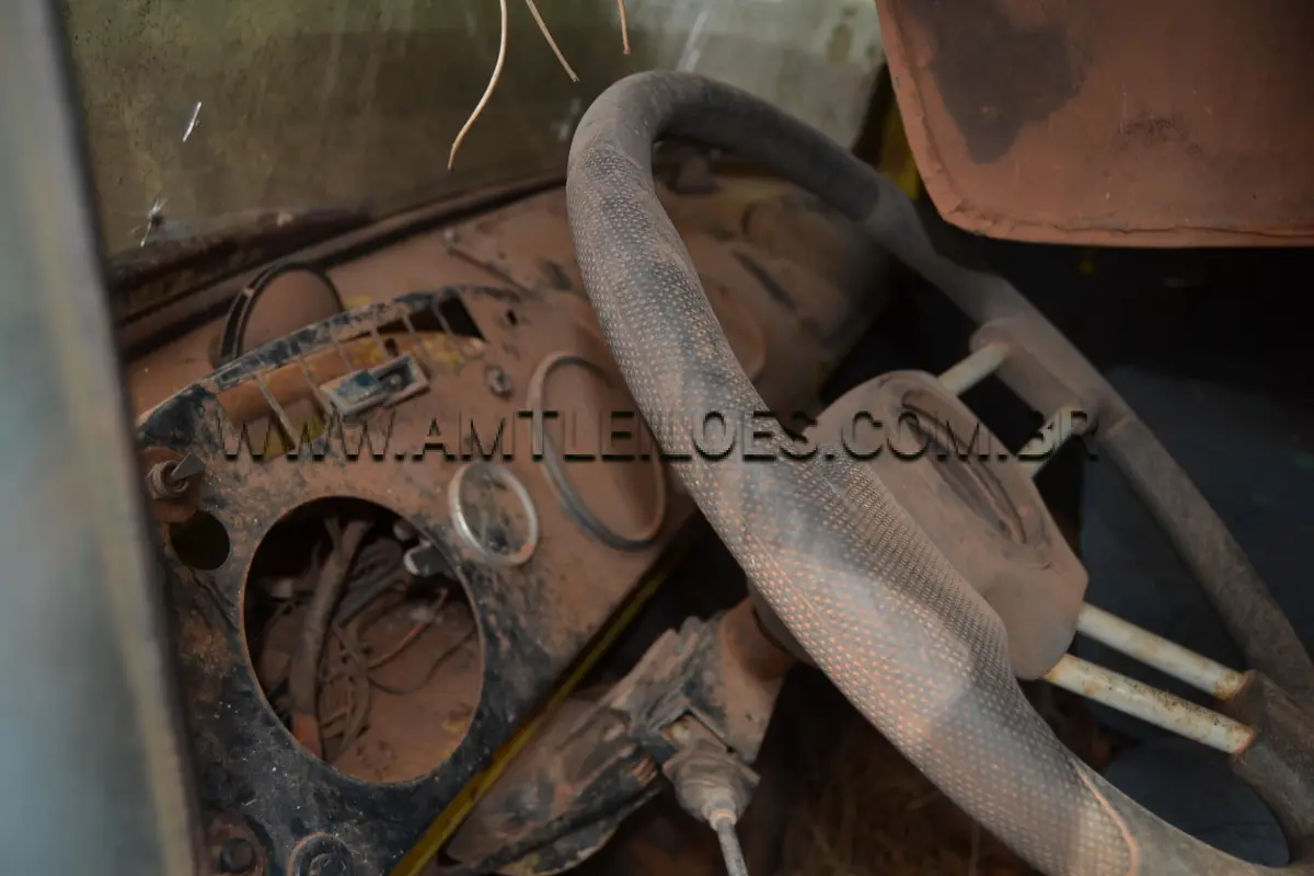LOTE 016 - SUCATA: Espécie: CAMINHAO / Marca: M.BENZ / Modelo: L 2013 / Placa: HRC7616 / Ano fabricação: 1981 / Ano modelo: 1981 / Cor: AMARELA / Chassi: 34540812546769 / Motor: 34496310671307 / Renavam: 512860459