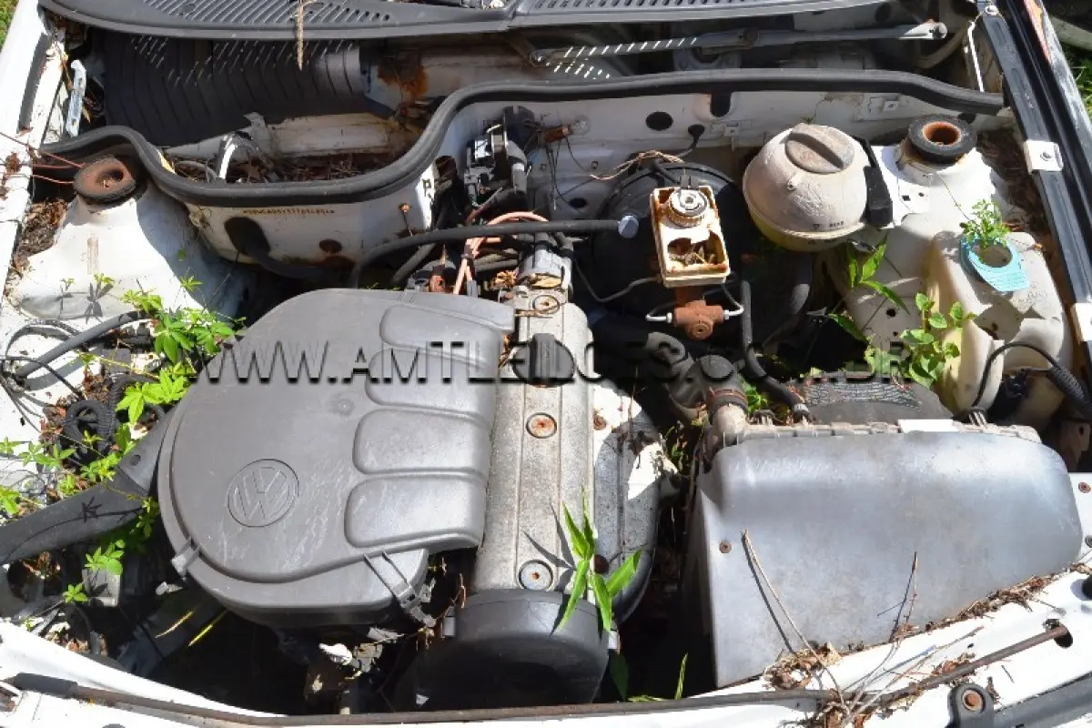 LOTE 017 - SUCATA: Espécie: PASSAGEIRO / Marca: VW / Modelo: GOL SPECIAL / Placa: MCB7478 / Ano fabricação: 2001 / Ano modelo: 2001 / Cor: BRANCA / Chassi: 9BWCA05Y32T034854 / Motor: AFZ680713 / Renavam: 768914680