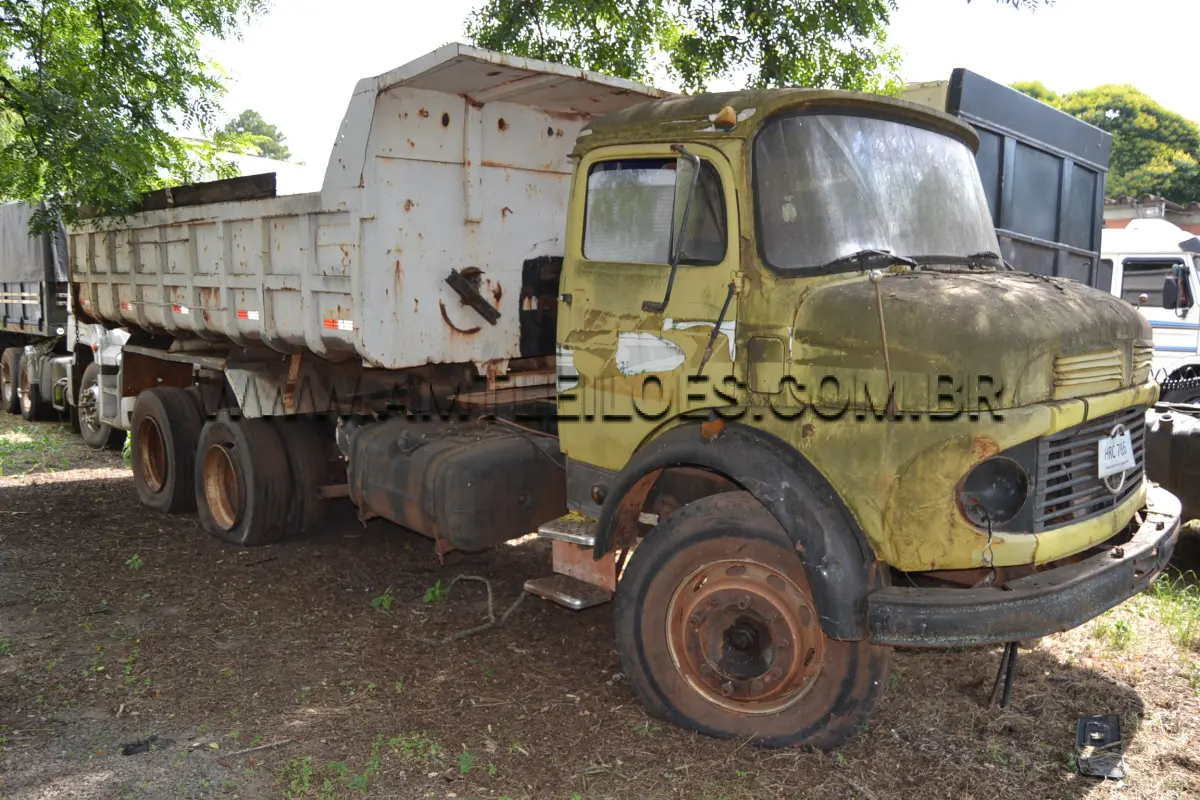 LOTE 016 - SUCATA: Espécie: CAMINHAO / Marca: M.BENZ / Modelo: L 2013 / Placa: HRC7616 / Ano fabricação: 1981 / Ano modelo: 1981 / Cor: AMARELA / Chassi: 34540812546769 / Motor: 34496310671307 / Renavam: 512860459