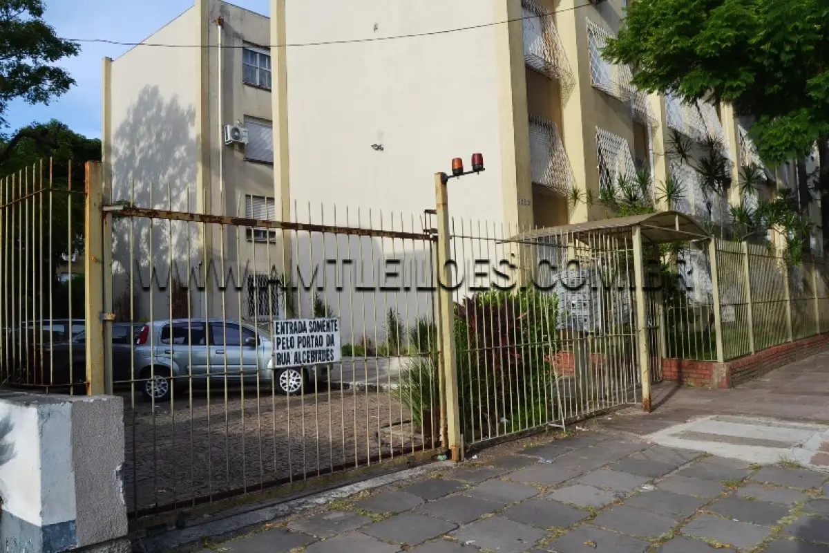 LOTE 003 - Um Apartamento Urbano, com área de 83,25m², na Av Ipiranga n° 4.692, Ap 147, Bloco E- Condomínio Edifício Luiz Emanuel Domingues, Porto Alegre/RS, RI da 2ª Zona de Porto Alegre/RS sob matrícula 95.109.