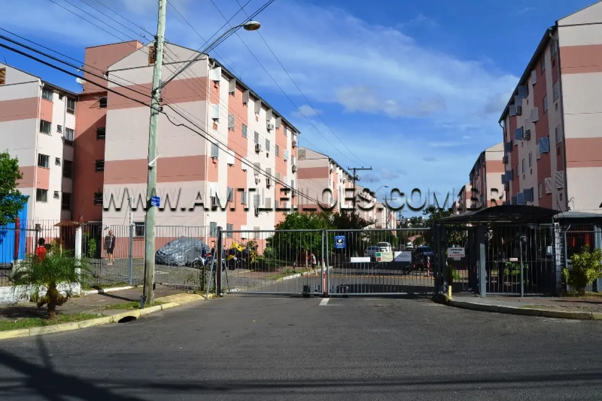 LOTE 001 - Um apartamento urbano, com área de 42,19m², na Rua Jose Barcelos Garcia, nº 100, apto 307, Bloco C, bairro Rubem Berta, Porto Alegre/RS. CRI da 6° zona - Matrícula 36.399