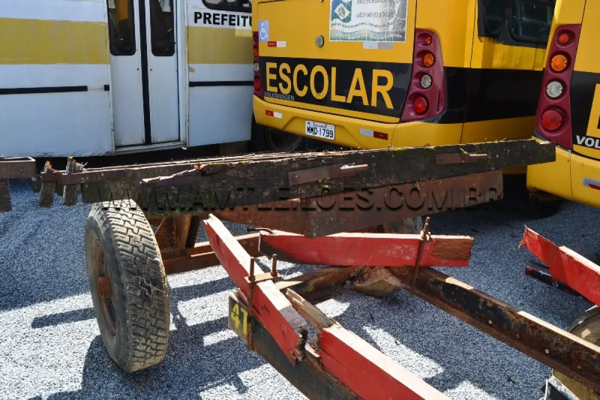 LOTE 013 - MARCA/MODELO: CARRETA AGRÍCOLA
