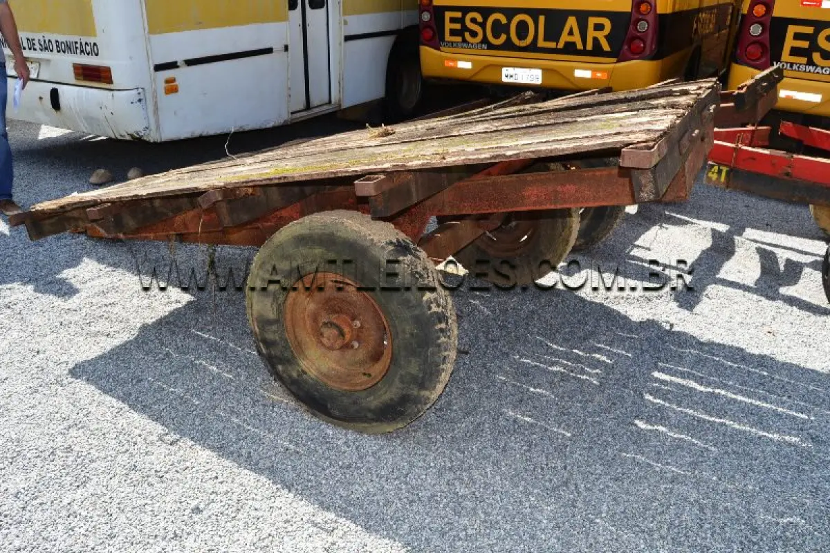 LOTE 011 - MARCA/MODELO: CARRETA AGRÍCOLA