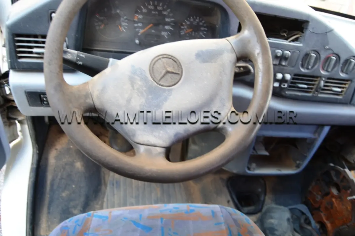 LOTE 019 - MARCA/MODELO: VAN SPRINTER/ MB-310 - Ano: 1998