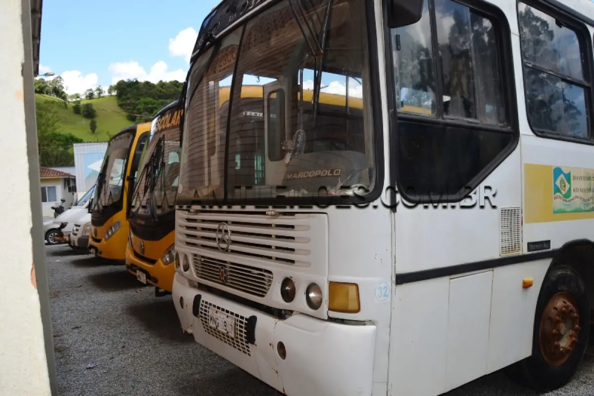 LOTE 001 - MARCA/MODELO: ONIBUS MB / 1721 - Ano/Modelo: 1998