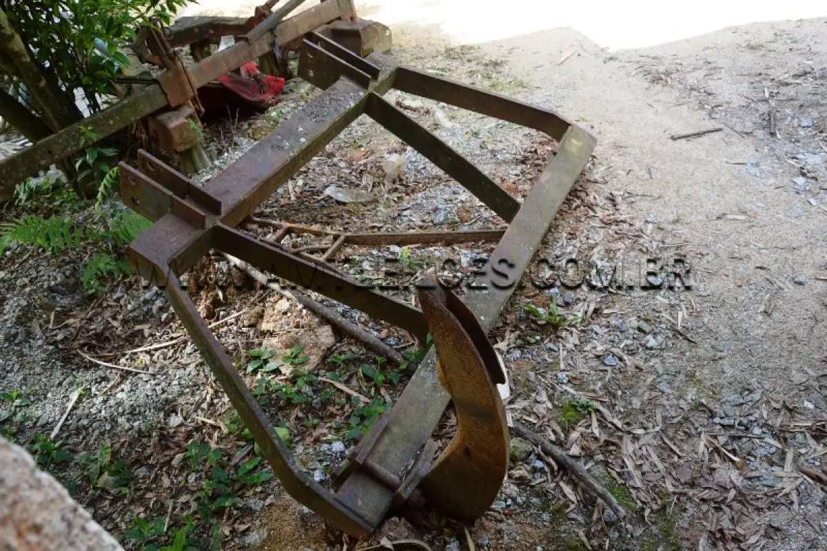 LOTE 018 - SUCATA: SUBSOLADOR ESCARIFICADOR