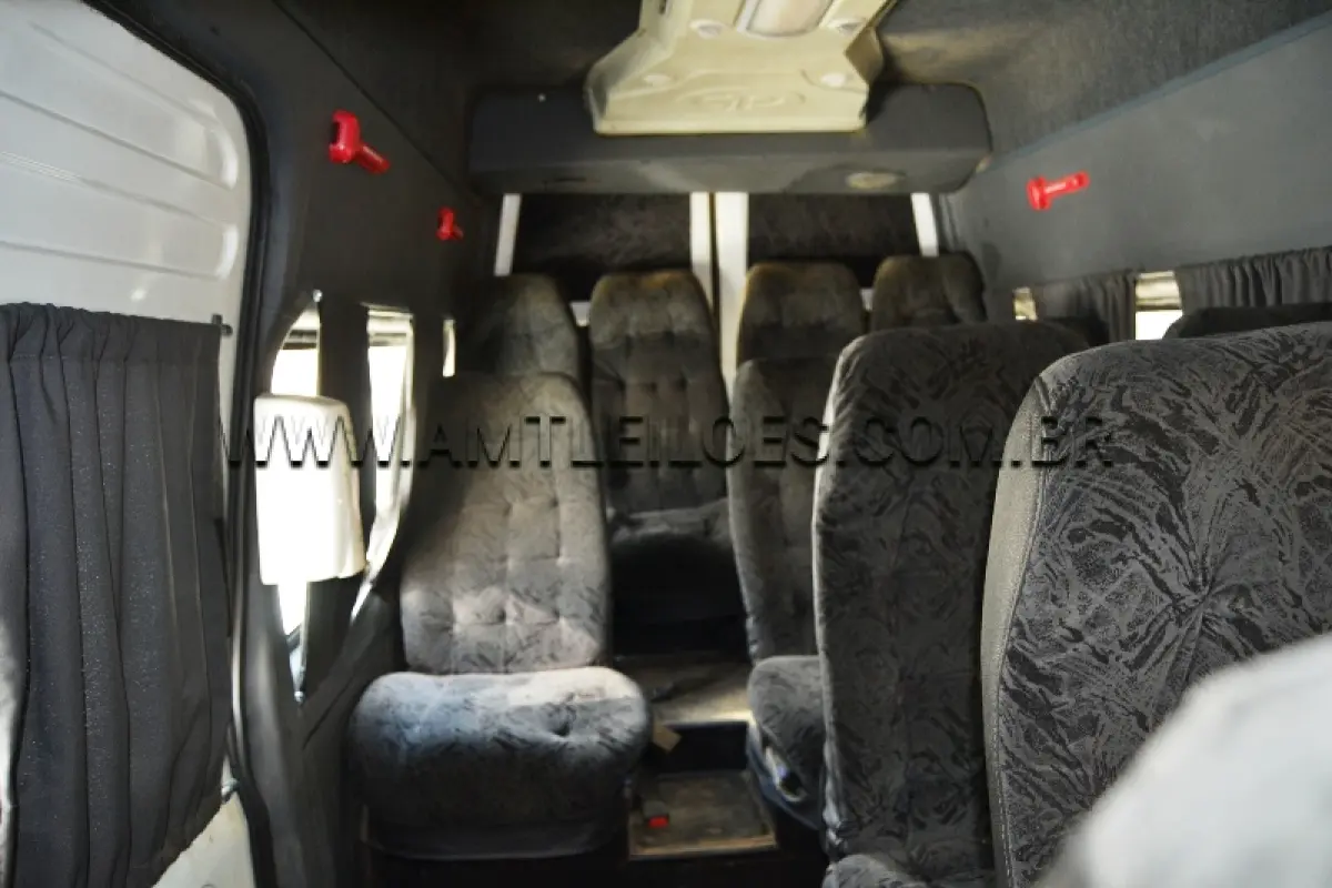 LOTE 006 - MARCA/MODELO: FORD / TRANSIT - Ano: 2013