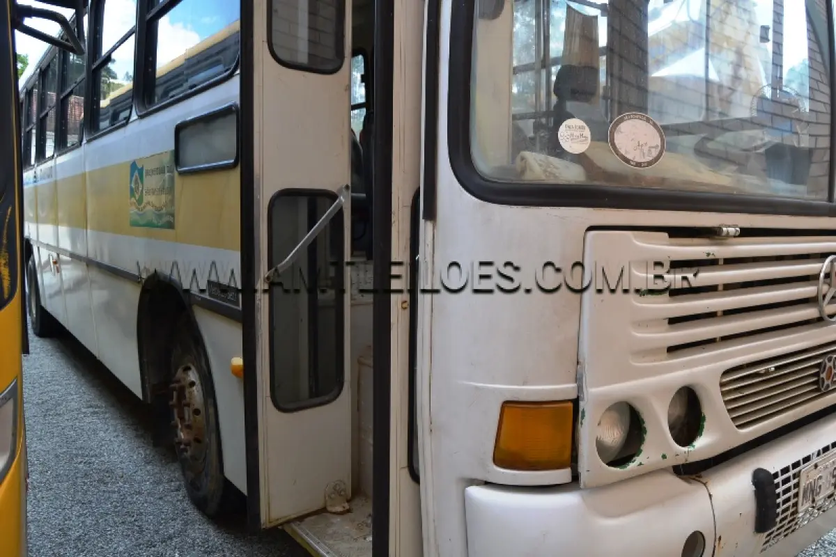 LOTE 001 - MARCA/MODELO: ONIBUS MB / 1721 - Ano/Modelo: 1998