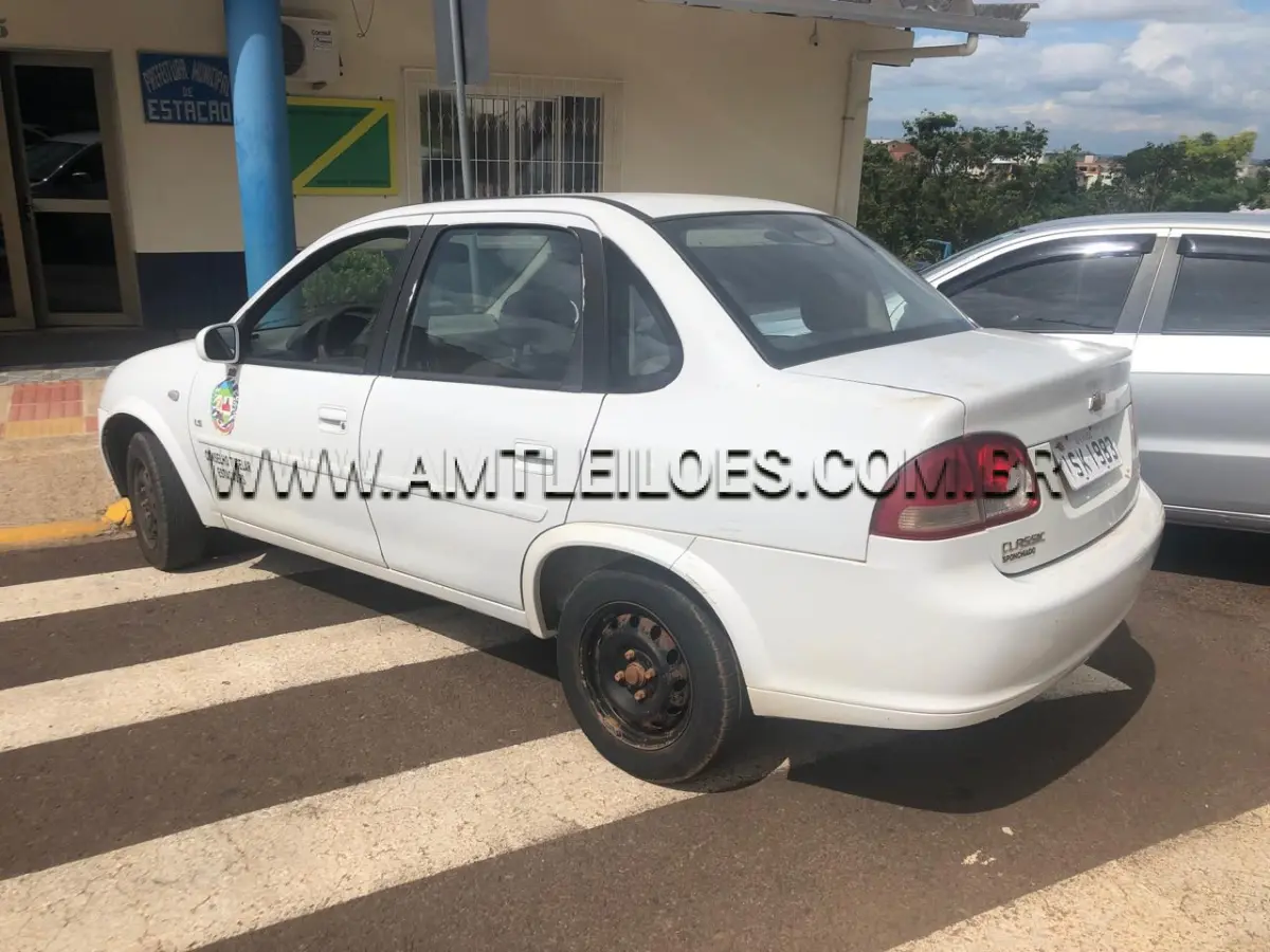 LOTE 009 - MARCA/MODELO: CHEVROLET/CLASSIC LS Placa: ISK1983, Ano/modelo: 2011/2012