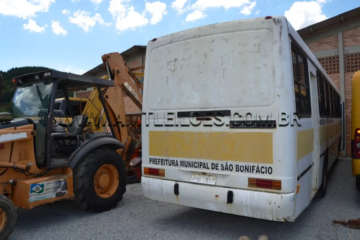 LOTE 001 - MARCA/MODELO: ONIBUS MB / 1721 - Ano/Modelo: 1998