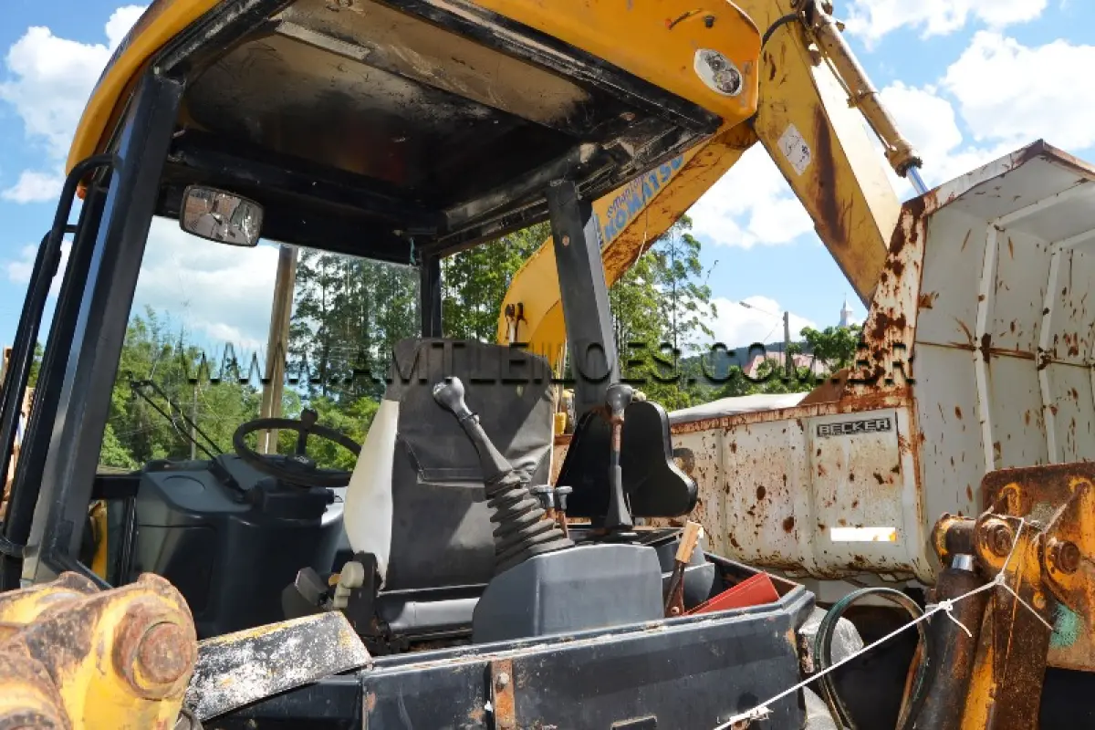 LOTE 010 - MARCA/MODELO: RETROESCAVADEIRA / JCB
