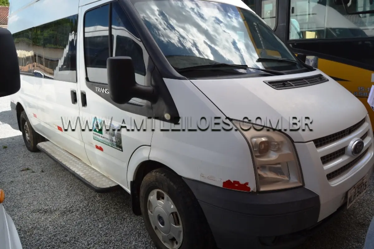 LOTE 006 - MARCA/MODELO: FORD / TRANSIT - Ano: 2013