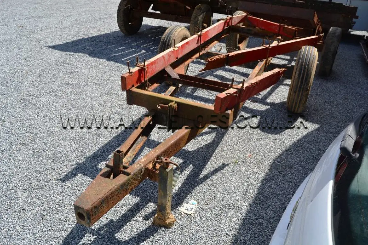 LOTE 013 - MARCA/MODELO: CARRETA AGRÍCOLA