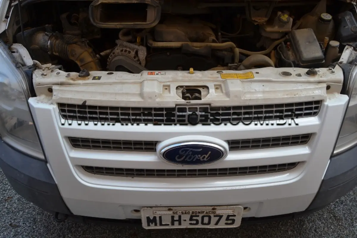 LOTE 006 - MARCA/MODELO: FORD / TRANSIT - Ano: 2013