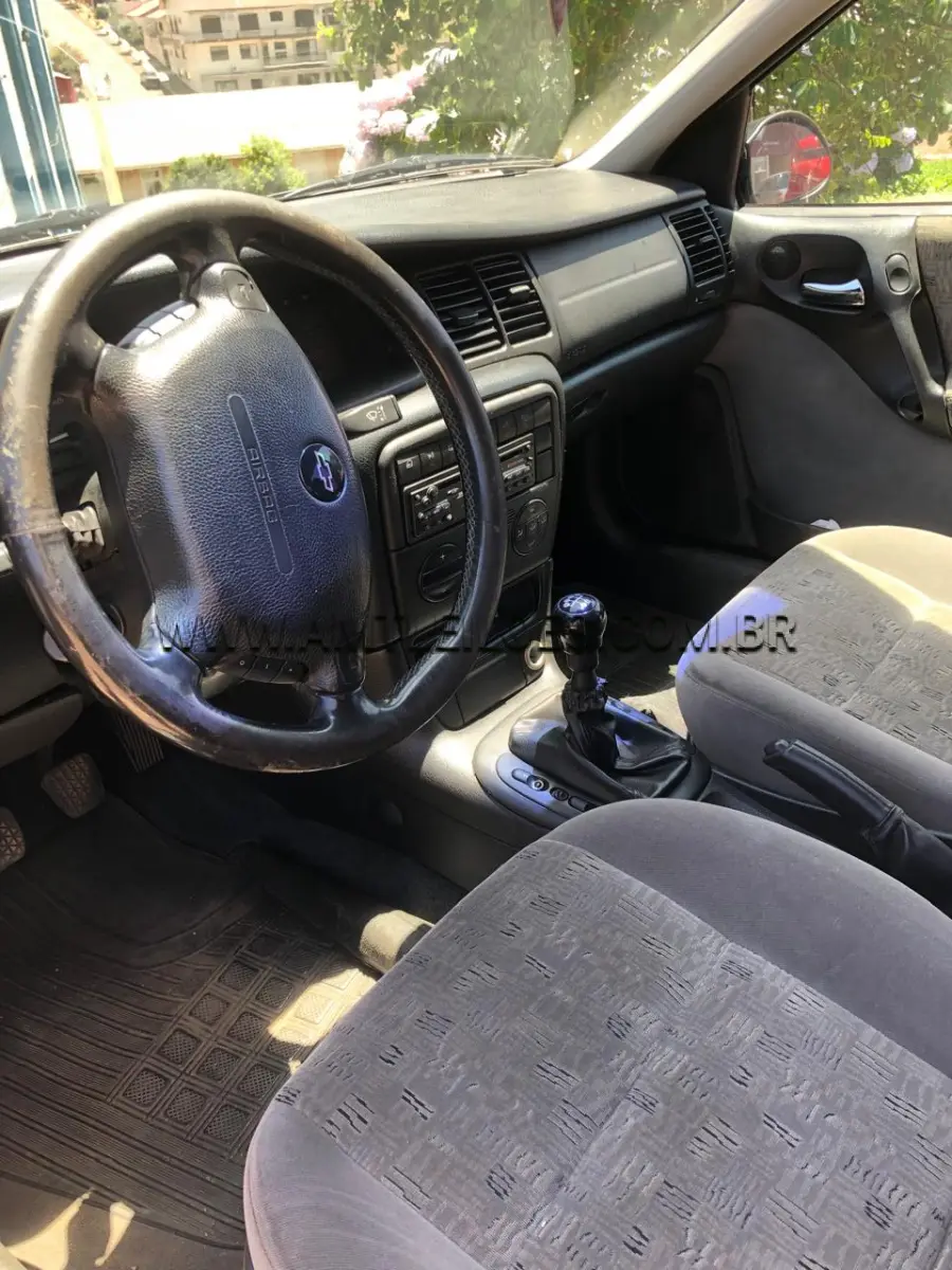 LOTE 008 - MARCA/MODELO: GM / VECTRA ELEGANCE, Placa: JBM1E69, Ano/Modelo: 2005