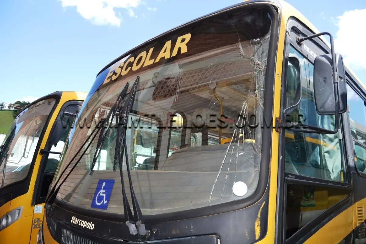 LOTE 003 - MARCA/MODELO: ÔNIBUS ESCOLAR VW/ 15.190 - Ano /modelo: 2011/2012