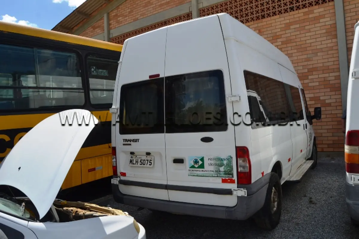 LOTE 006 - MARCA/MODELO: FORD / TRANSIT - Ano: 2013