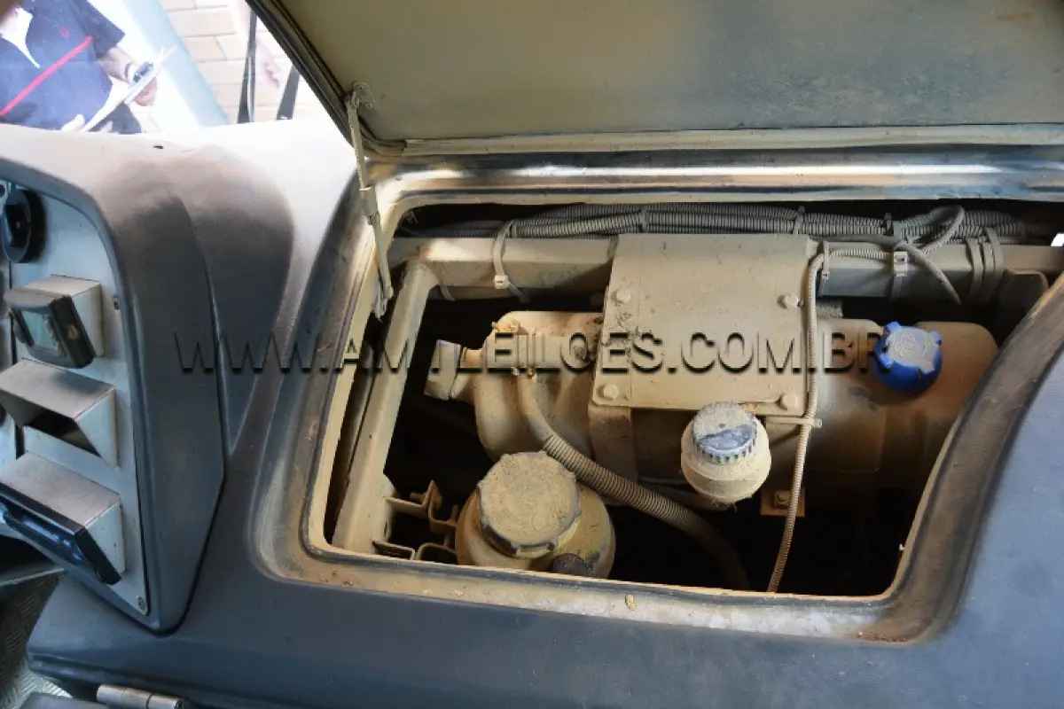 LOTE 003 - MARCA/MODELO: ÔNIBUS ESCOLAR VW/ 15.190 - Ano /modelo: 2011/2012