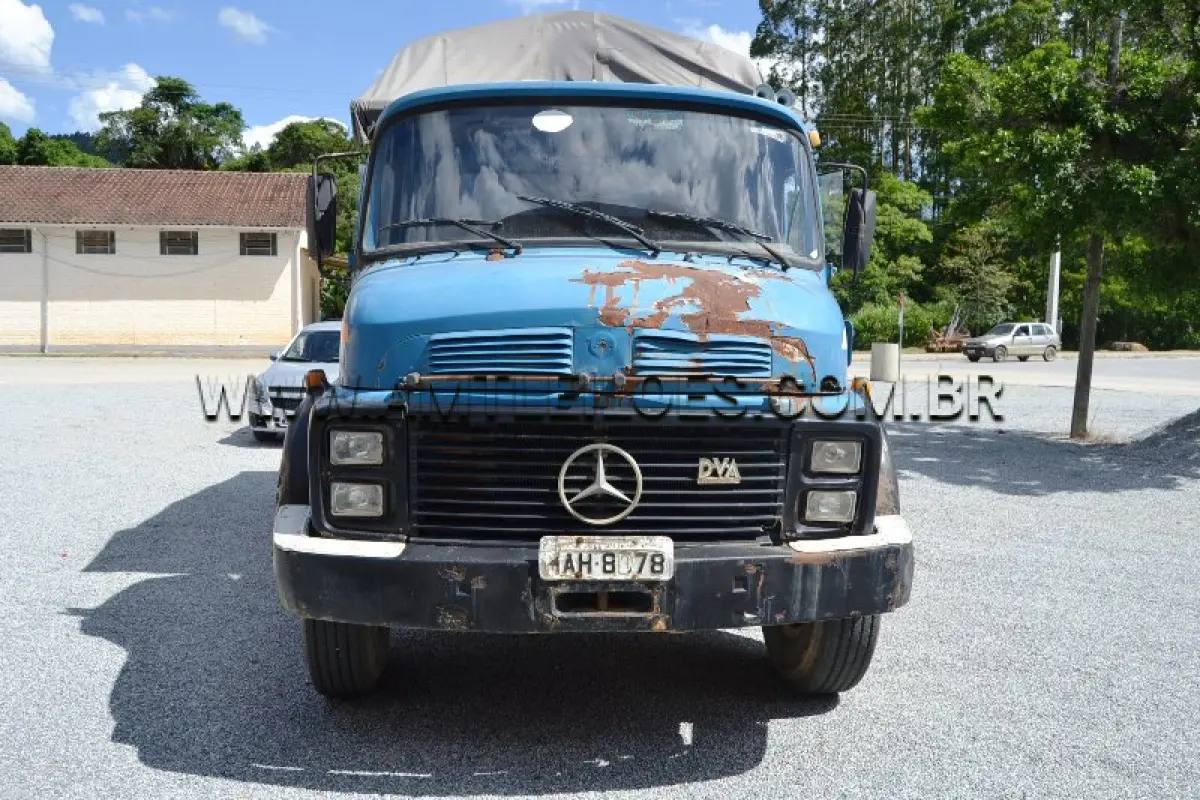 LOTE 022 - MARCA/MODELO: CAMINHÃO BASCULANTE MERCEDES  BENZ / 1113 - ANO / MODELO: 1984