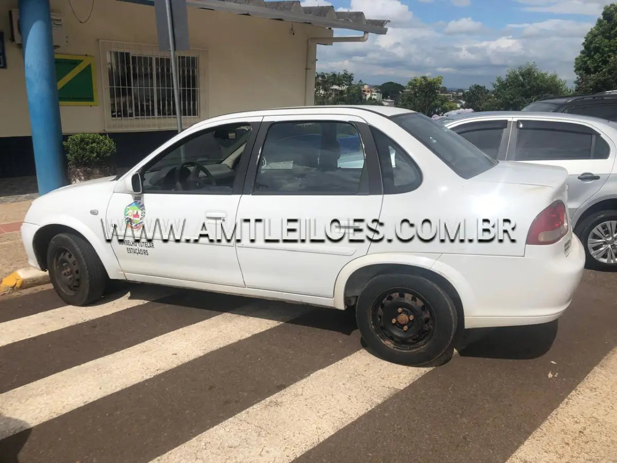 LOTE 009 - MARCA/MODELO: CHEVROLET/CLASSIC LS Placa: ISK1983, Ano/modelo: 2011/2012