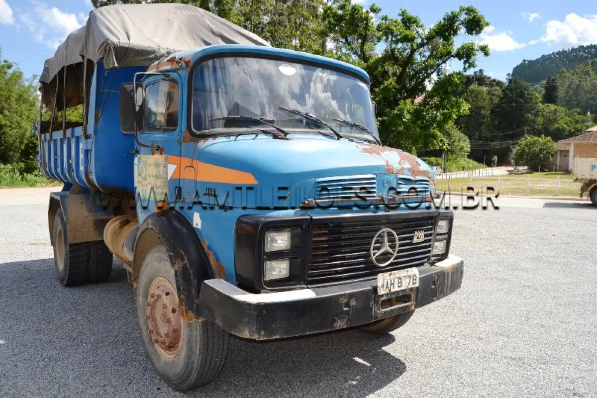 LOTE 022 - MARCA/MODELO: CAMINHÃO BASCULANTE MERCEDES  BENZ / 1113 - ANO / MODELO: 1984