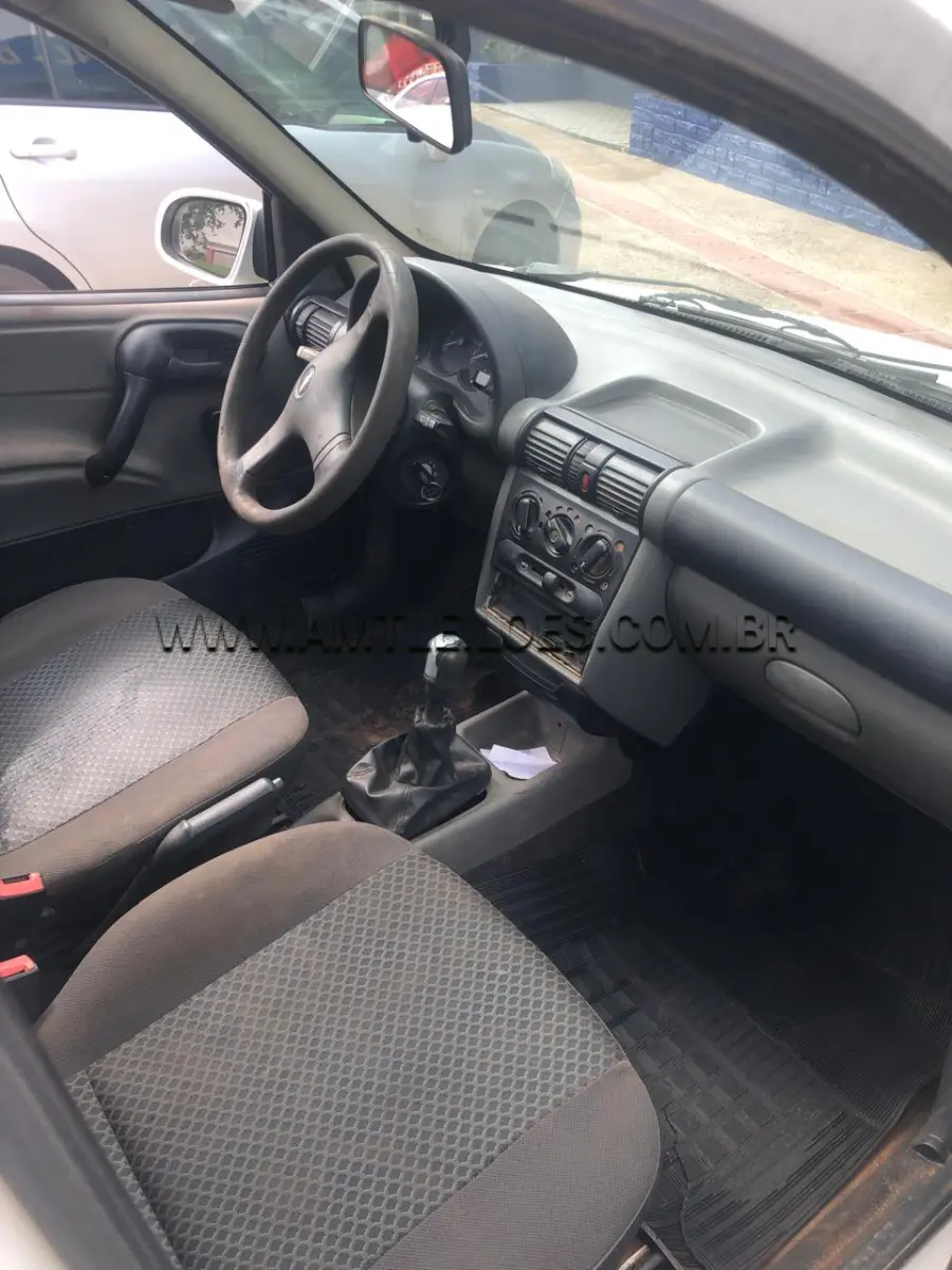 LOTE 009 - MARCA/MODELO: CHEVROLET/CLASSIC LS Placa: ISK1983, Ano/modelo: 2011/2012