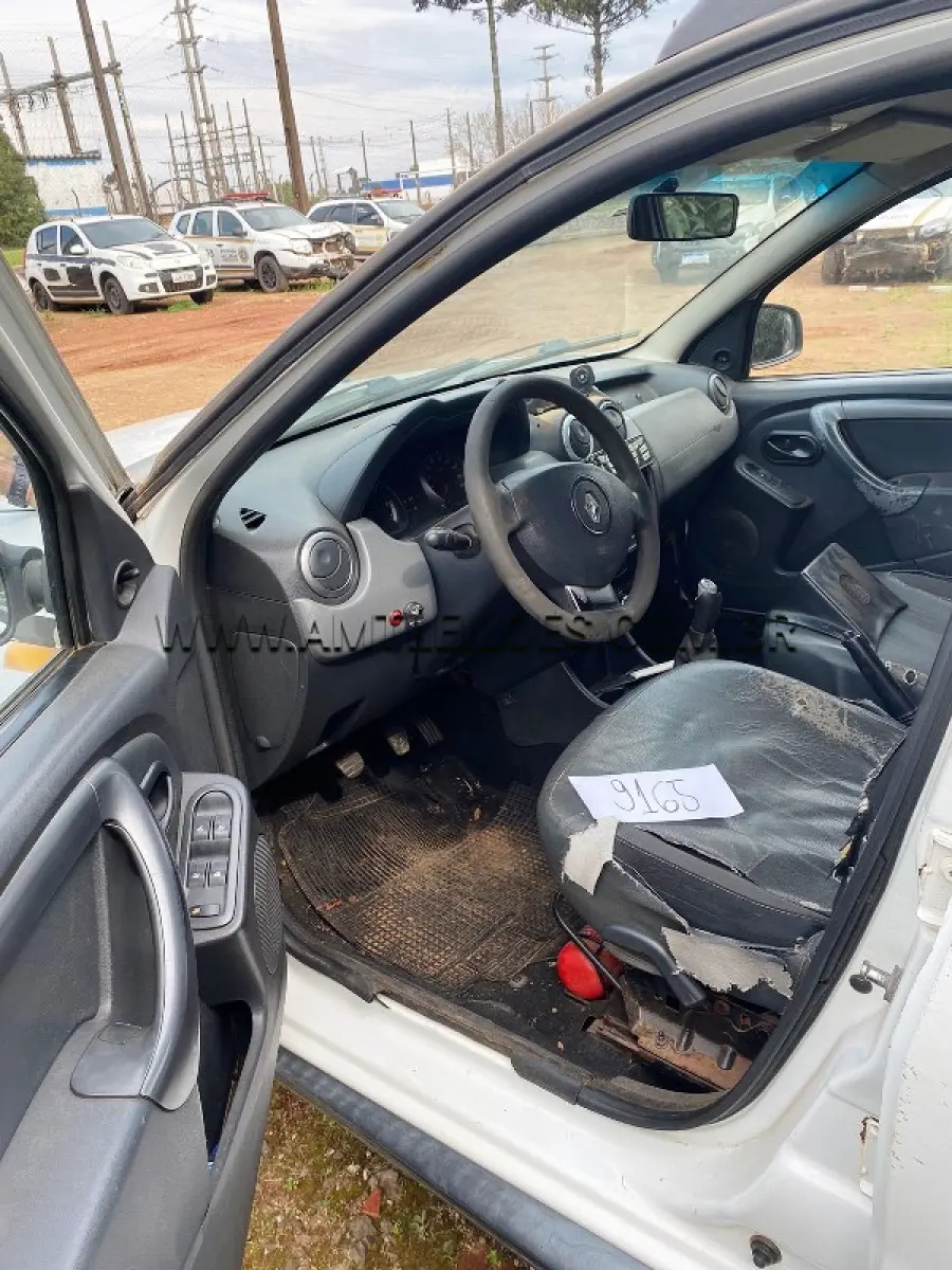 LOTE 029 - RENAULT/DUSTER 16 E 4X2, ANO/MODELO: 2013/2014