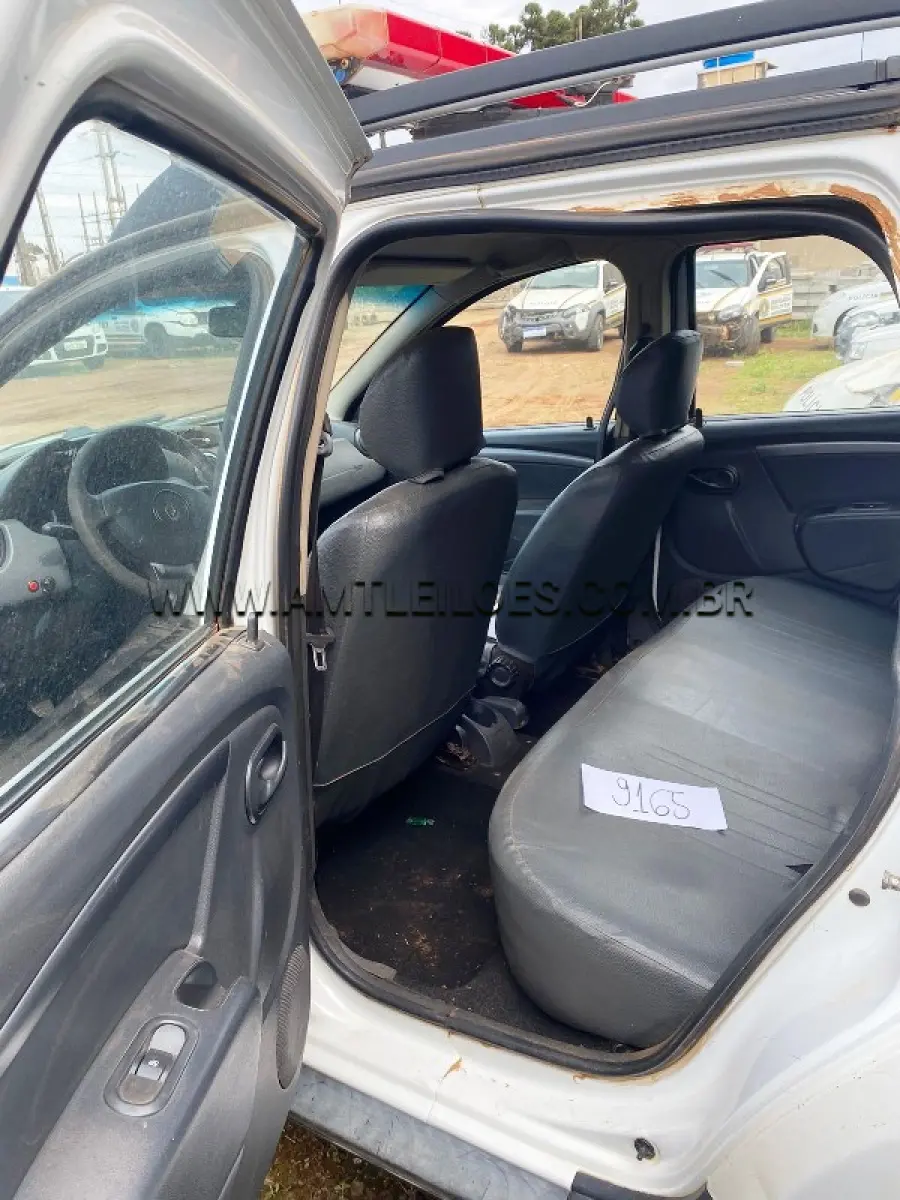 LOTE 029 - RENAULT/DUSTER 16 E 4X2, ANO/MODELO: 2013/2014
